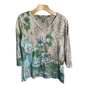 Chico’s is Floral V Neck Detail Green Animal Print Blouse Size Medium